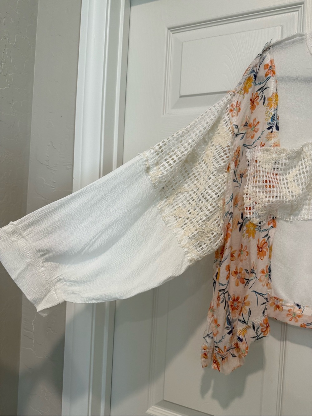 POL Cream Floral Crochet-Sleeve Blouse - Picture 3 of 8